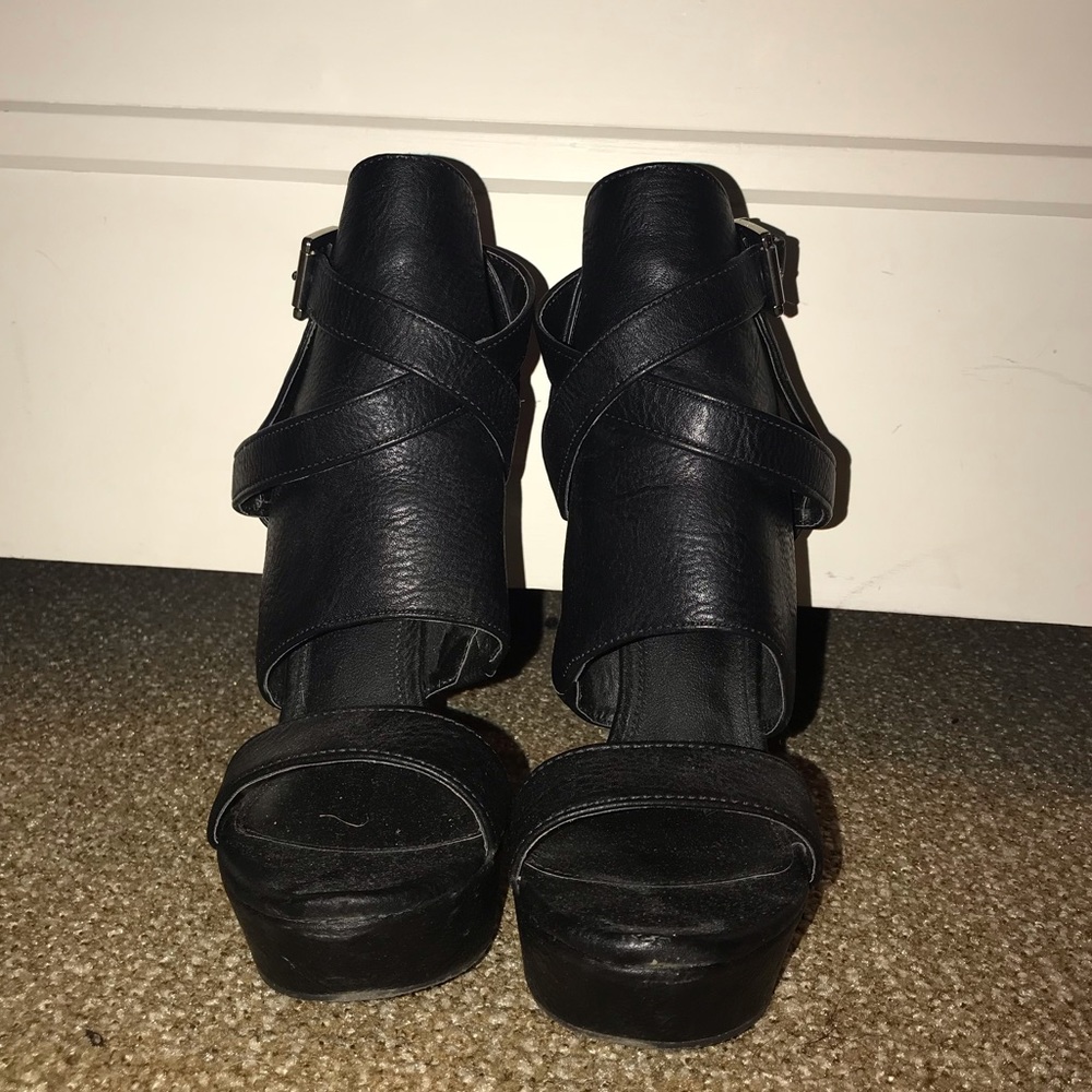 Steve Madden Leather Strappy Wedges